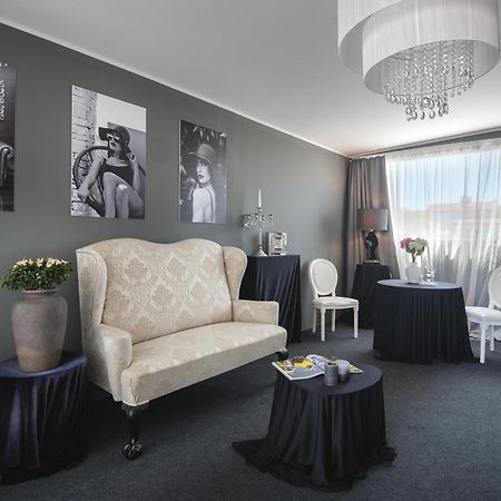 Boutique Hotel Chevalier By Bura Hotels - Adults Only メドゥリン エクステリア 写真