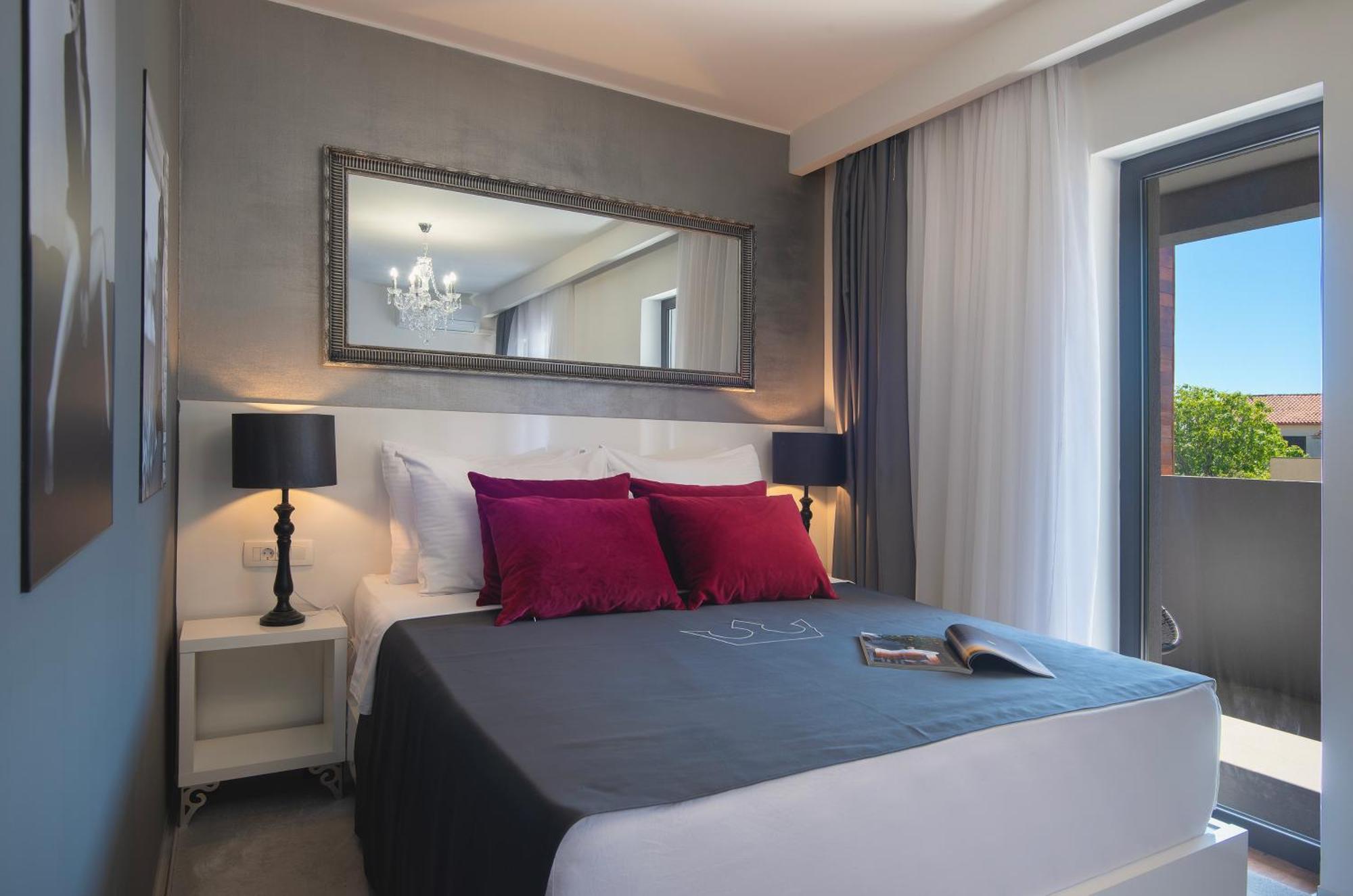 Boutique Hotel Chevalier By Bura Hotels - Adults Only メドゥリン エクステリア 写真