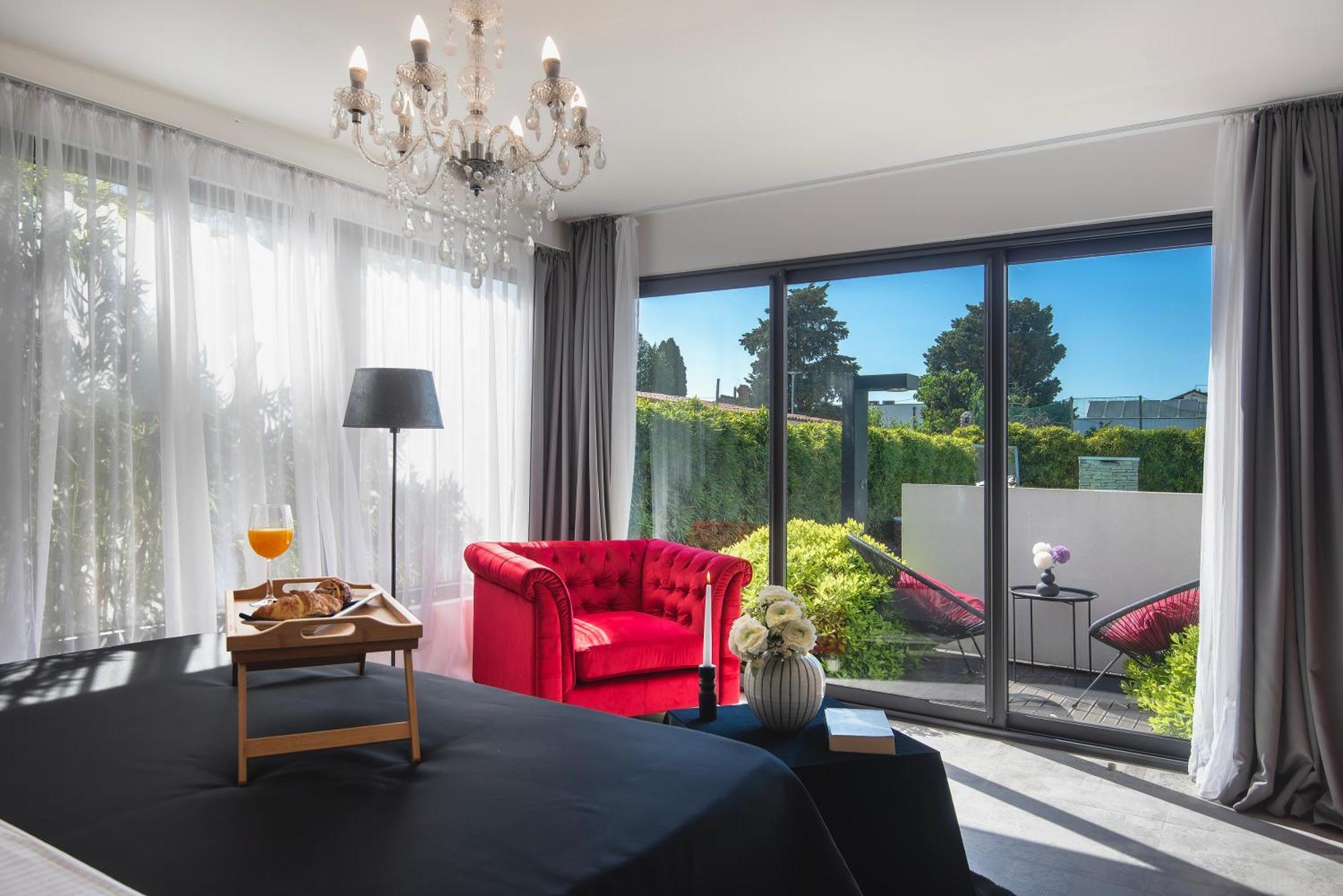 Boutique Hotel Chevalier By Bura Hotels - Adults Only メドゥリン エクステリア 写真
