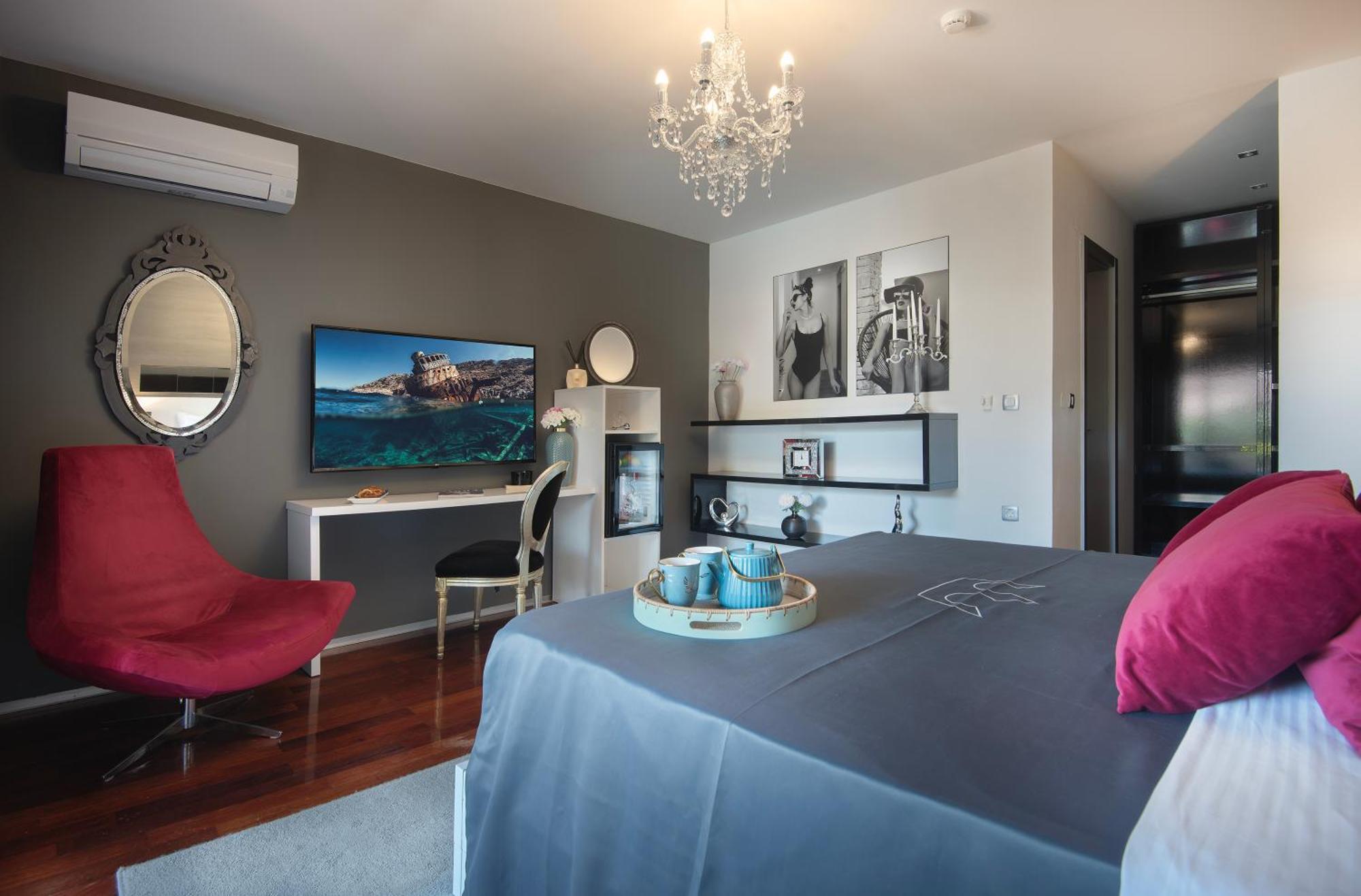 Boutique Hotel Chevalier By Bura Hotels - Adults Only メドゥリン エクステリア 写真