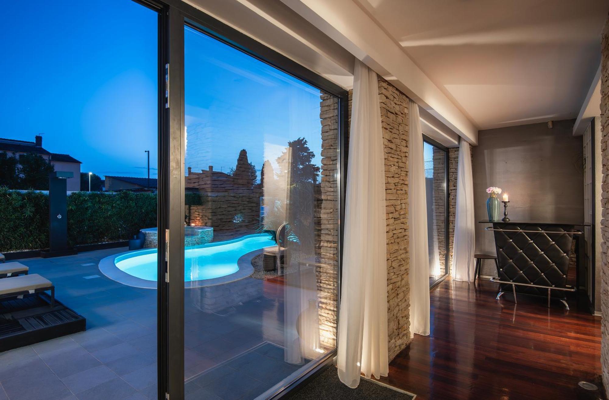Boutique Hotel Chevalier By Bura Hotels - Adults Only メドゥリン エクステリア 写真