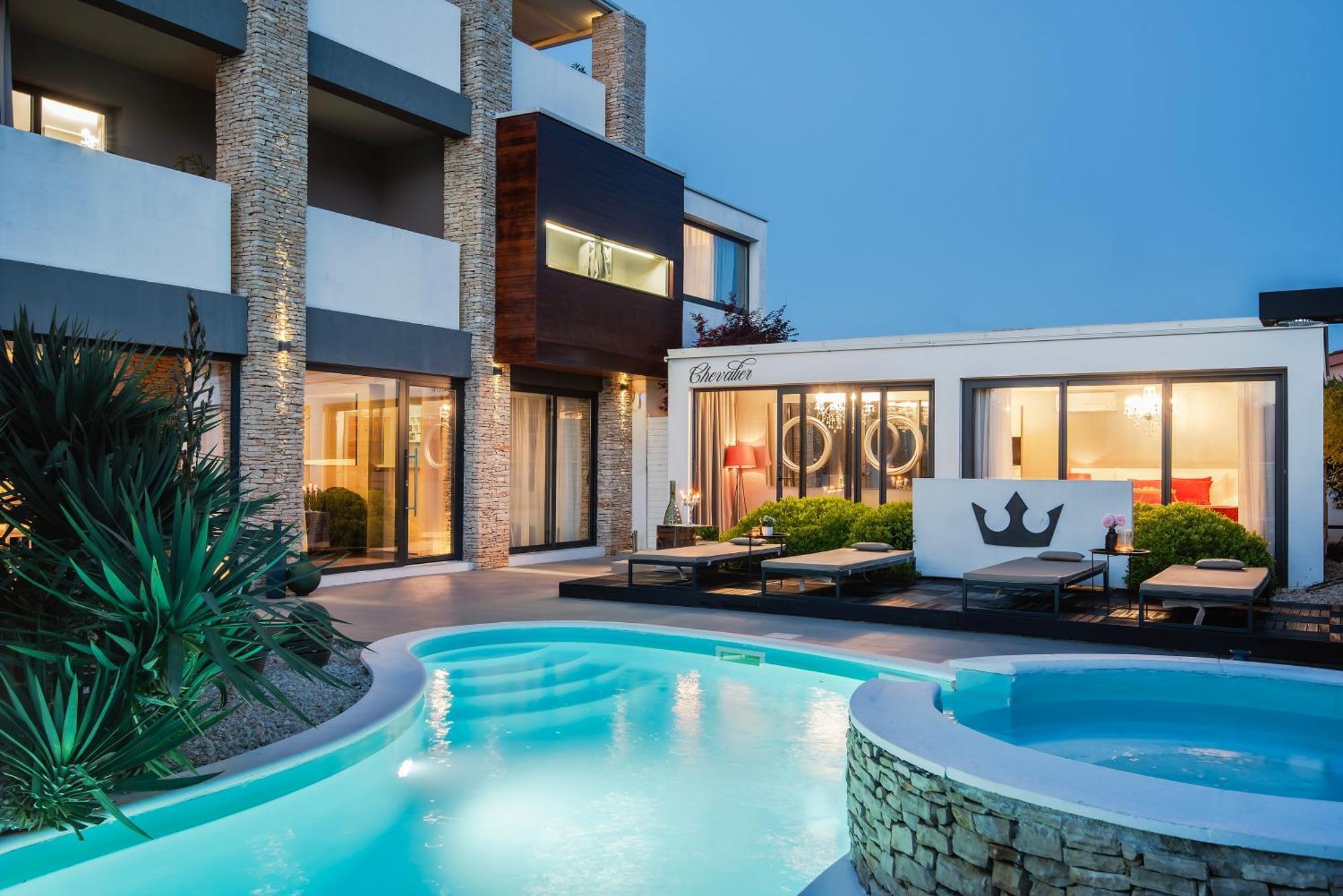 Boutique Hotel Chevalier By Bura Hotels - Adults Only メドゥリン エクステリア 写真