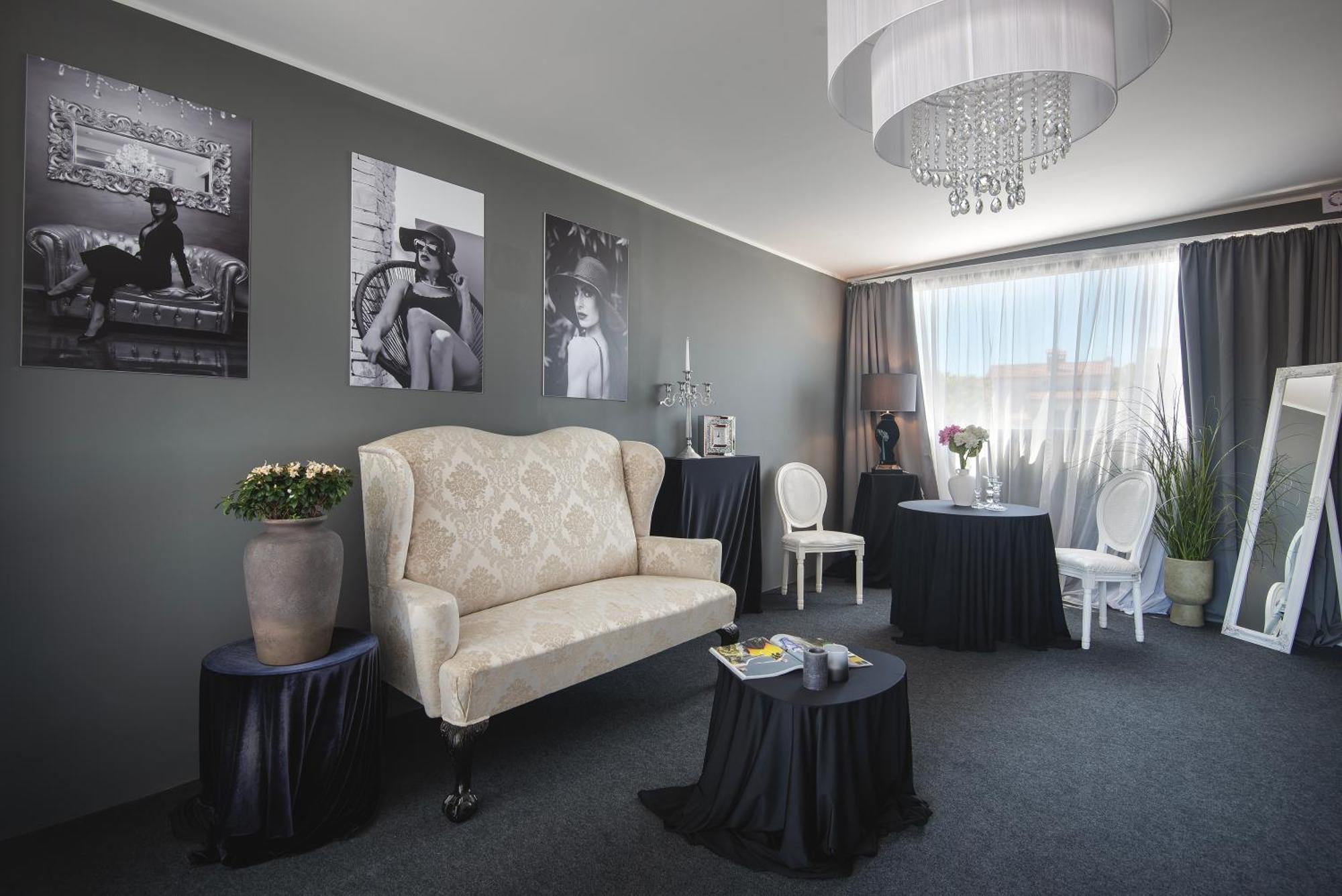 Boutique Hotel Chevalier By Bura Hotels - Adults Only メドゥリン エクステリア 写真