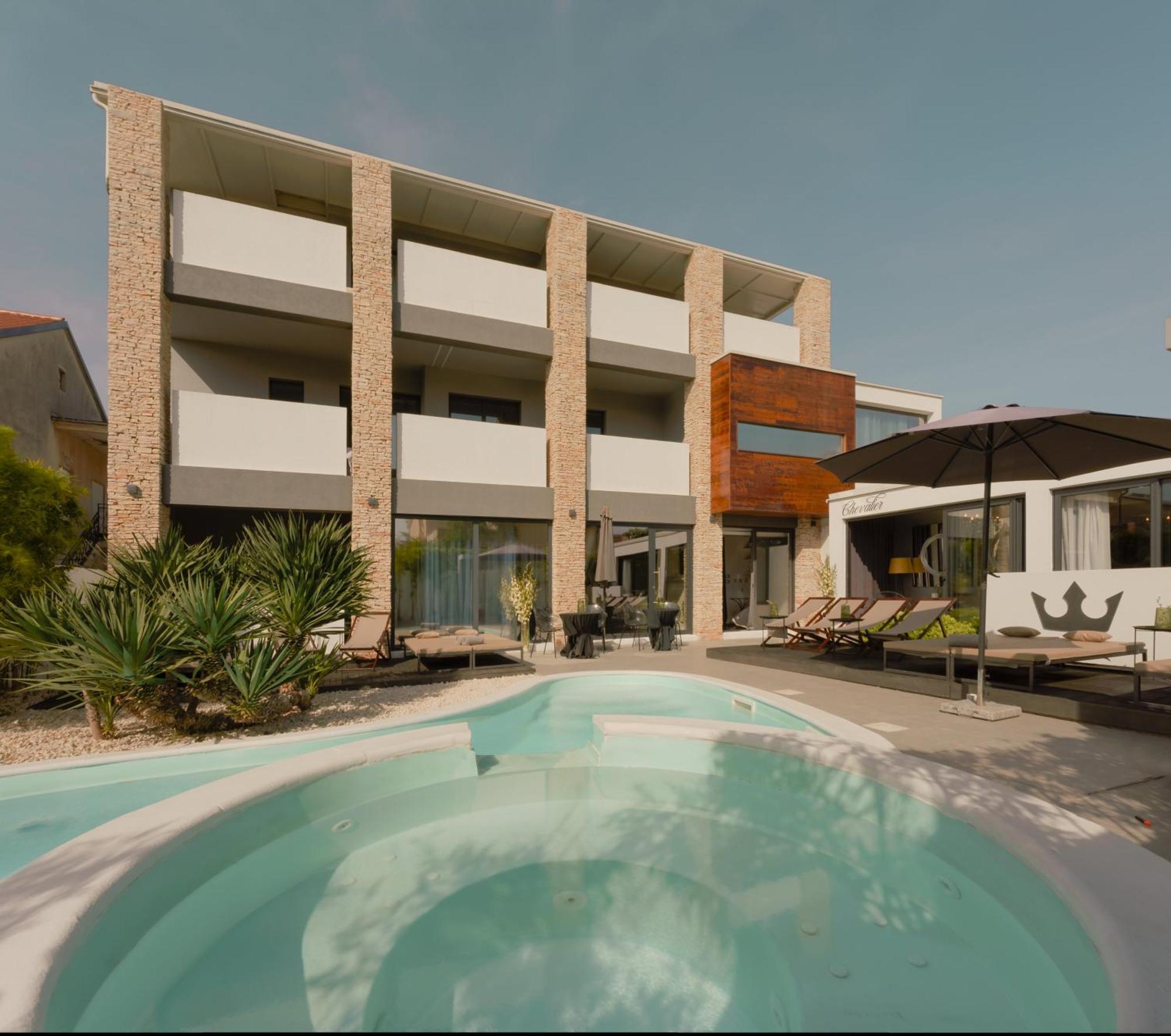 Boutique Hotel Chevalier By Bura Hotels - Adults Only メドゥリン エクステリア 写真