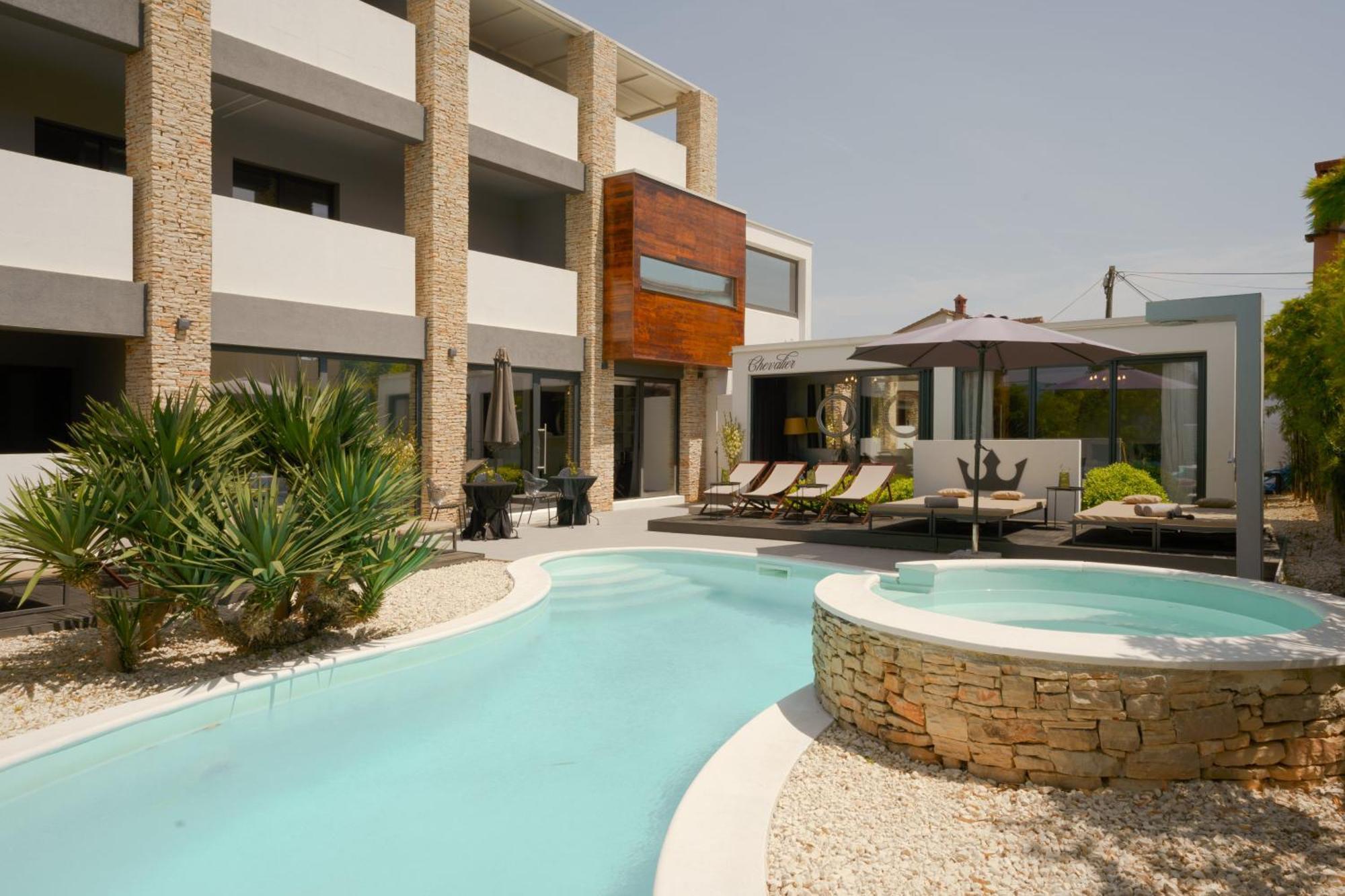 Boutique Hotel Chevalier By Bura Hotels - Adults Only メドゥリン エクステリア 写真